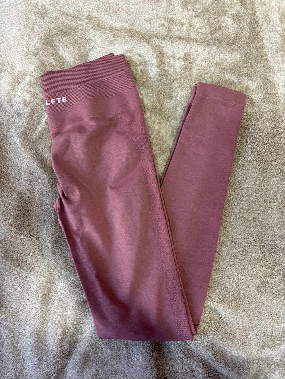 Alphalete Amolify Seamless Leggings in Soft Mauve Pink - Picture 2 of 3